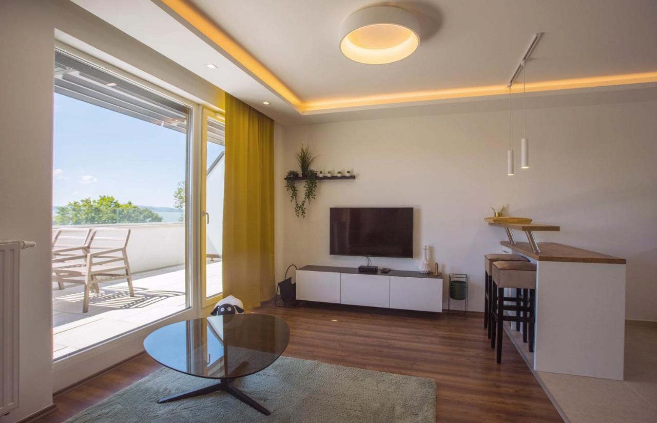 Sunset Resort - Lakeside Boutique Apartments Fonyod Room photo